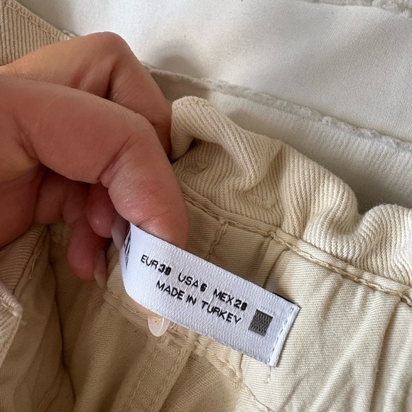 Zara High Waist Cream Shorts with Brown Belt - Picture 2 of 3